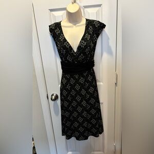 Max Studio dress size Medium in black and white swirl